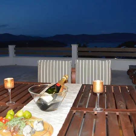 Holiday home Holiday In Mali Iz/insel Iz 34345